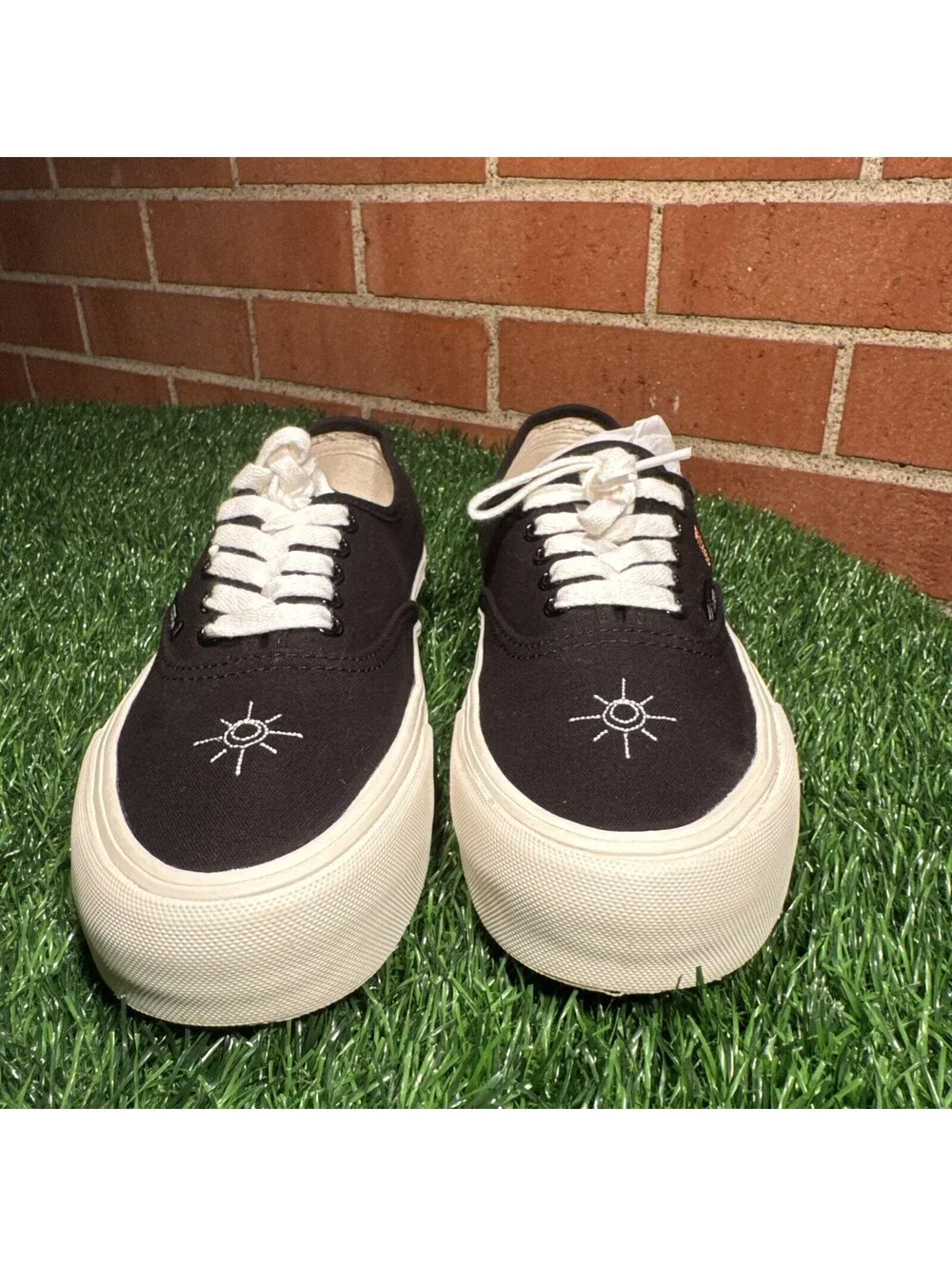 VANS Mystical Embroidered Authentic VR3 Sneakers Size 8.5w 7M Vnds Tried On Only